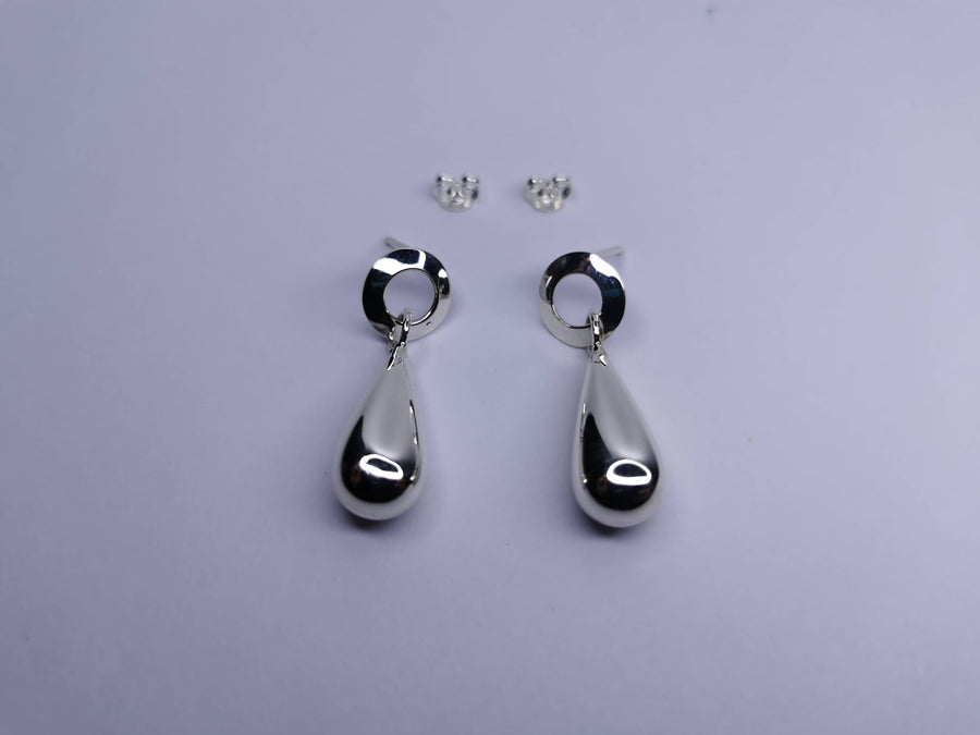 Aretes Ovalo con Gota Bombeada Plata de .925