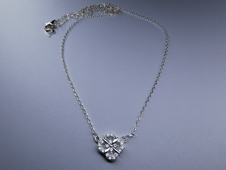 Collar con Flor Mini Plata de .925