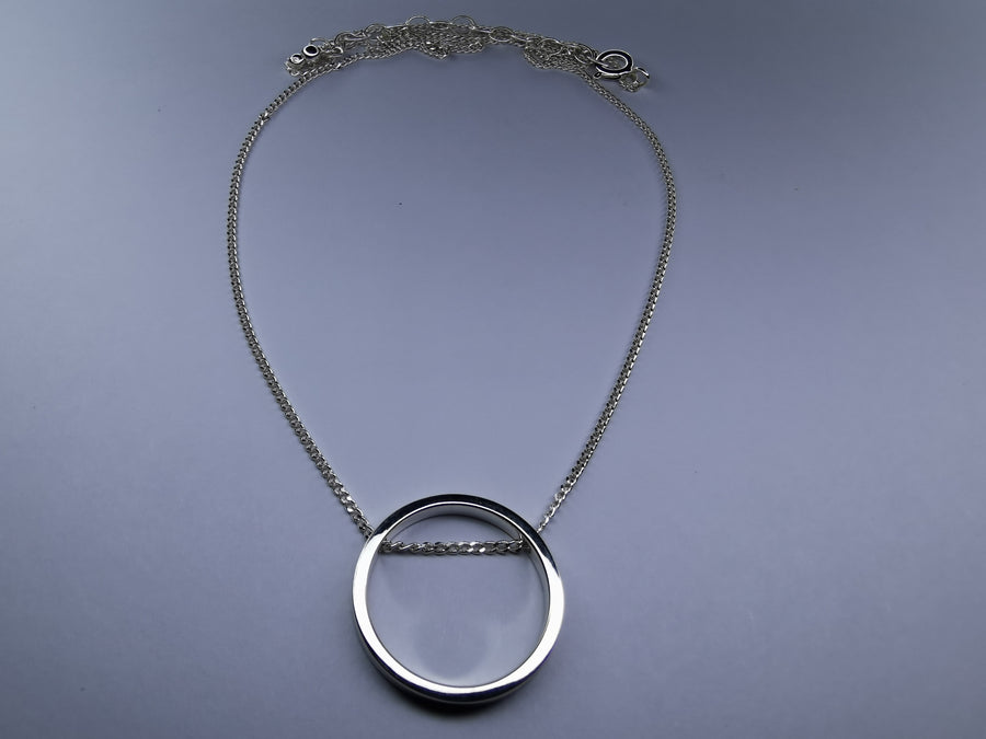 Collar de Circulo Grande Plata .925